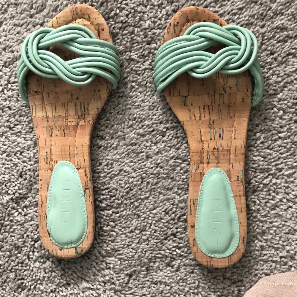 Espirit womens Katelyn faux leather Flip Flop flat sandals.Size 8